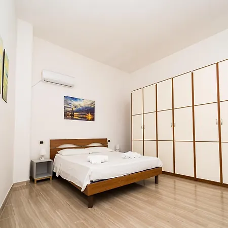 Апартаменты Corte De Maio - Exclusive Panoramic Terrace - By Click Salento Галлиполи